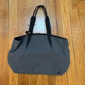 lululemon charcoal grey tote bag
